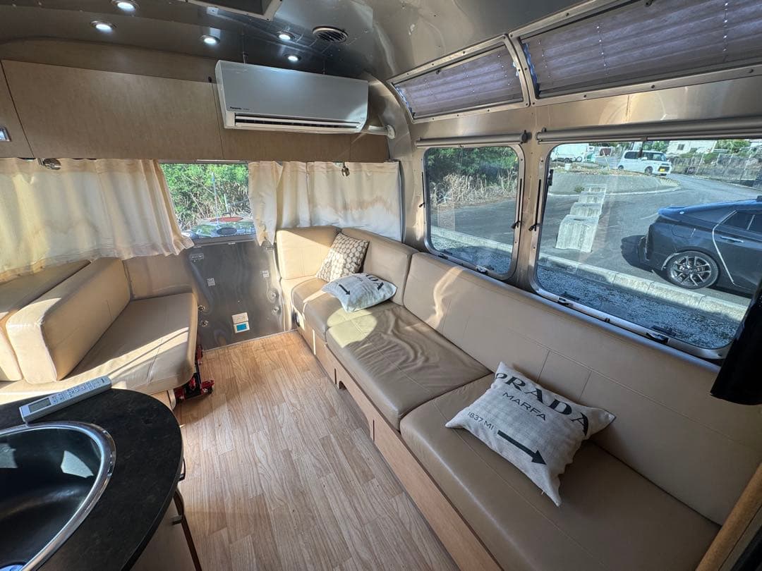 Airstream エアストリーム トレーラー 家具家電付き 画像2
