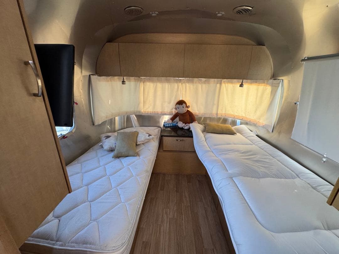 Airstream エアストリーム トレーラー 家具家電付き 画像4