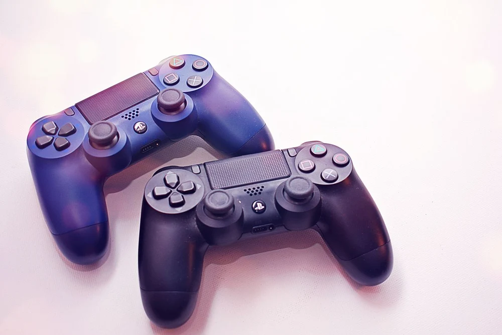 ゲーム機 コントローラー 2個付き