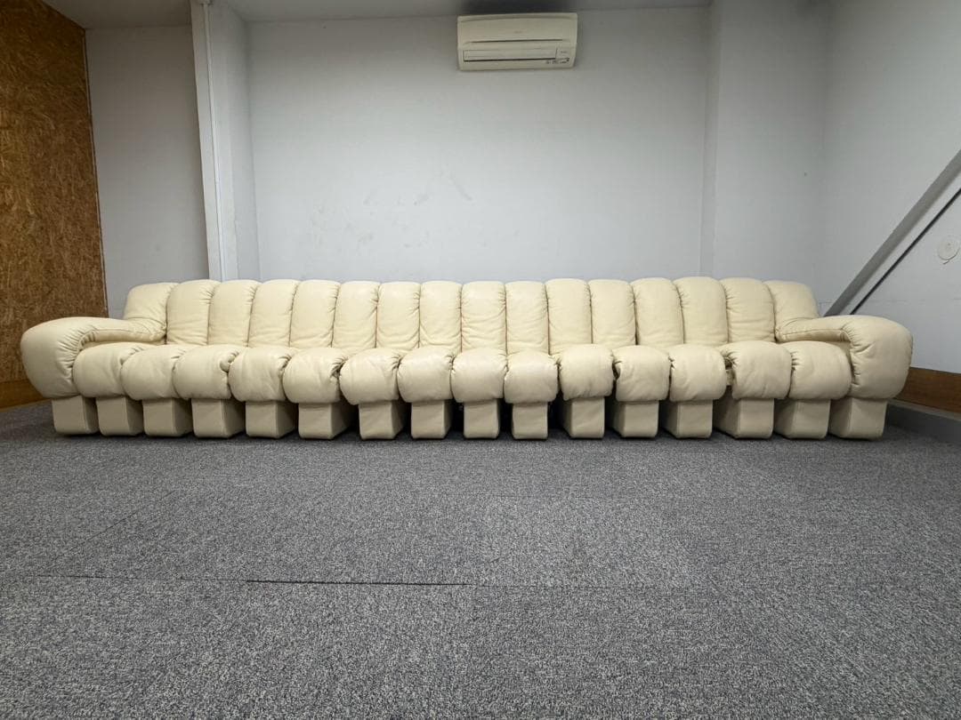 H8875☆展示品☆デセデ☆DS-600☆798万☆本革☆16連スネークソファ 画像2