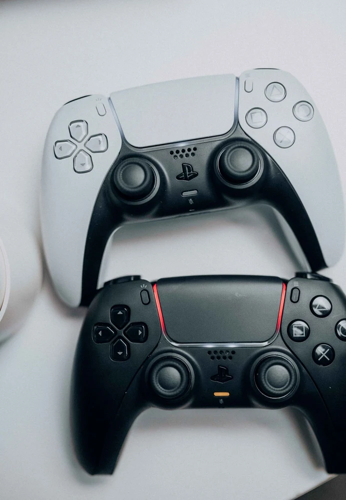 ゲーム機 コントローラー2個付き