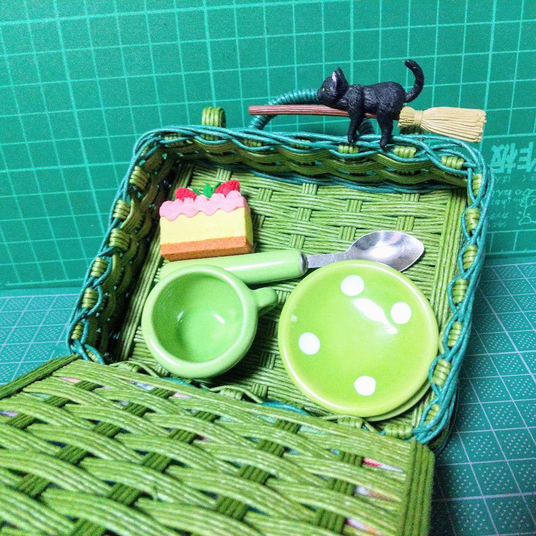 ミニチュア食器 黒猫 ショートケーキ レトロバスケットセット 画像3