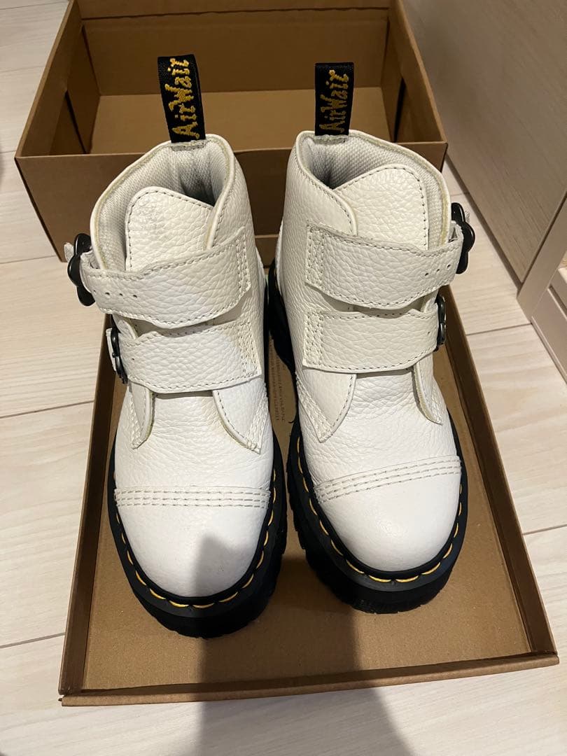 Dr. Martens DEVON FLOWER 2 ストラップ ブーツ