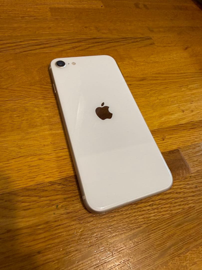Apple iPhone SE 第3世代 ホワイト 本体