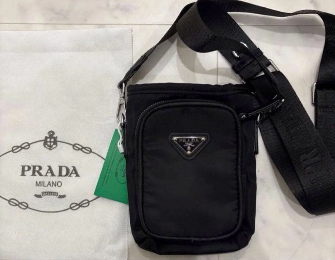 PRADA ナイロン スマホショルダーバッグ ノベルテイ
