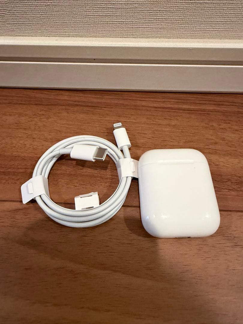Apple AirPods 本体 充電ケース ケーブル付き 画像2
