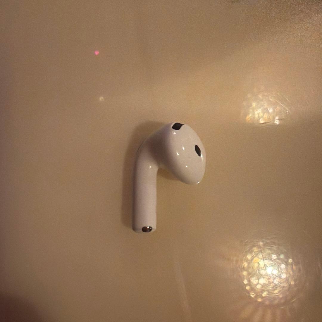 Apple AirPods 第4世代 本体 左耳