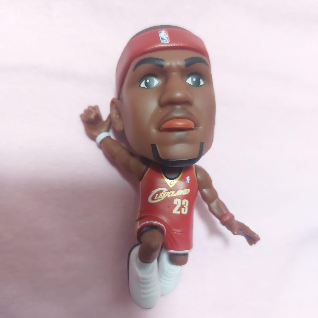 ZURU Ballers NBA フィギュア レブロン・ジェームズ 画像3