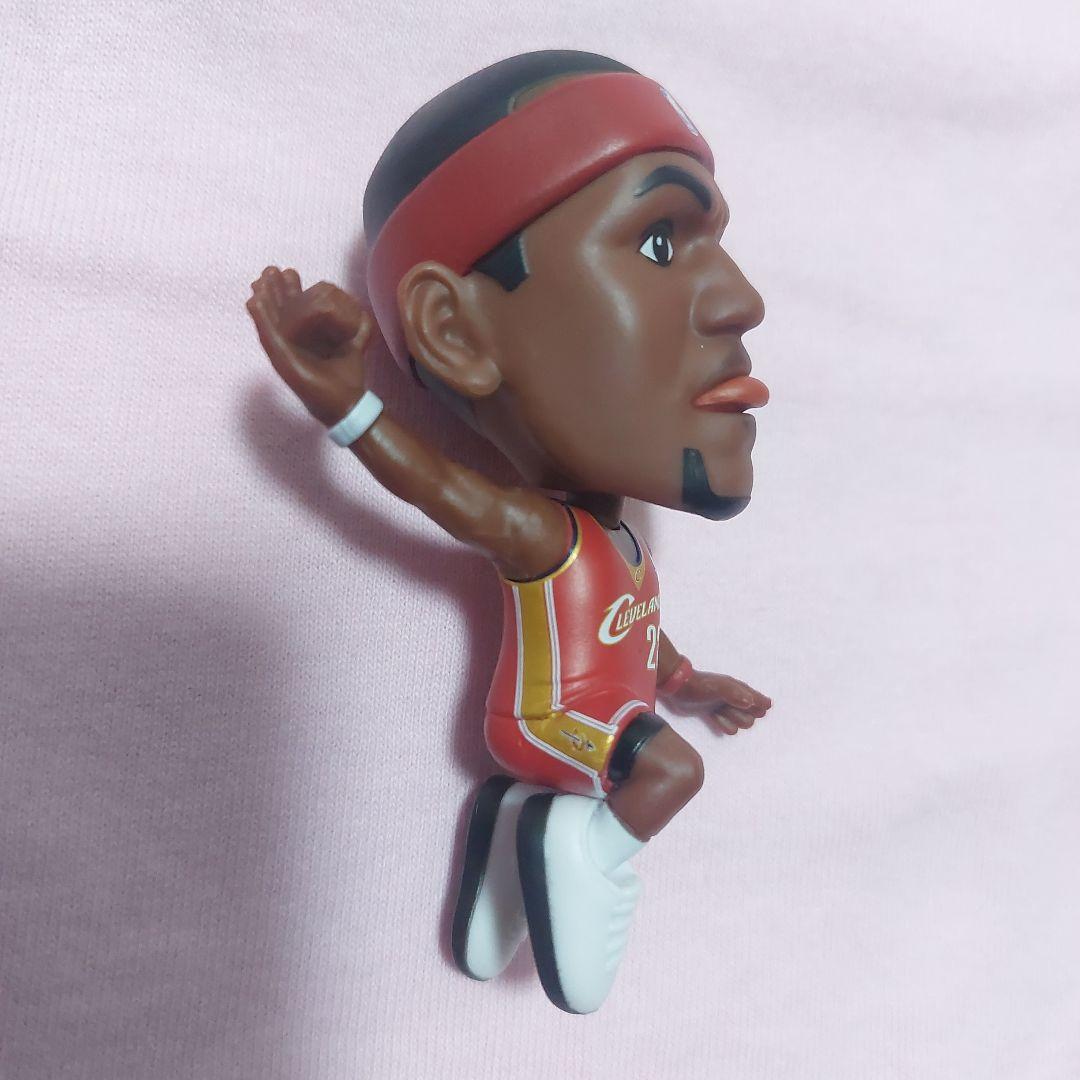 ZURU Ballers NBA フィギュア レブロン・ジェームズ 画像4