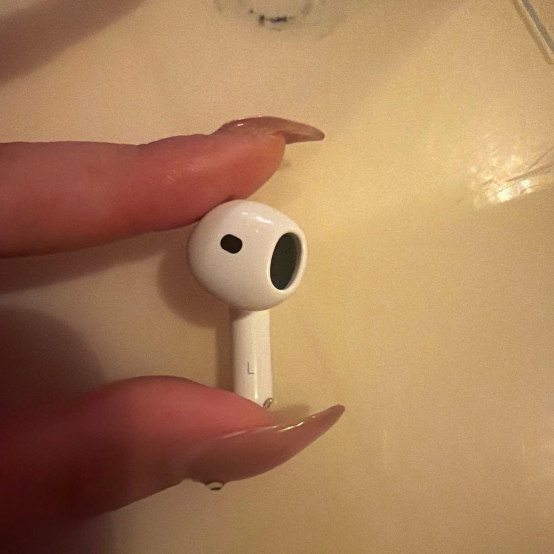 Apple AirPods 第4世代 本体 左耳 画像2