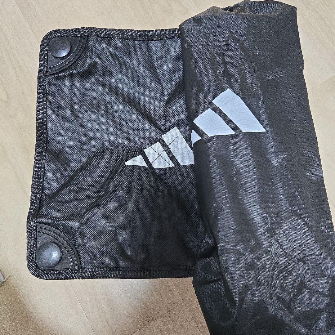 海外限定 adidas ノベルティ 椅子 折り畳み チェア 未使用