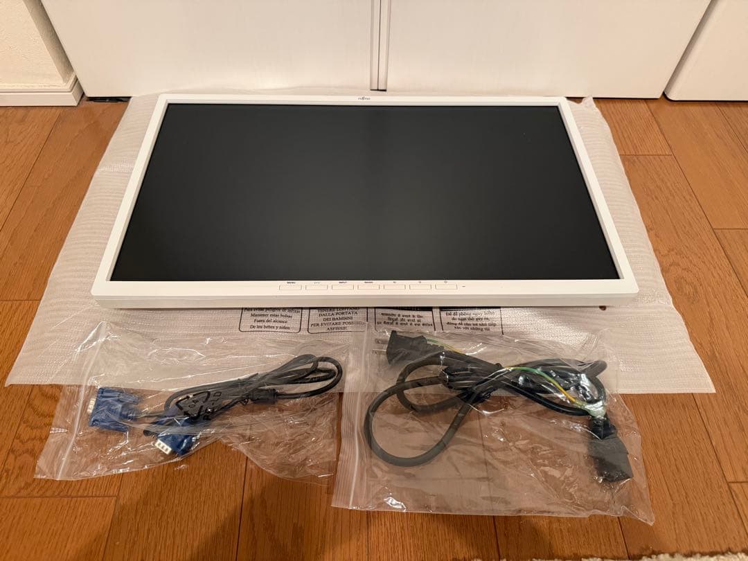 富士通 液晶モニター ホワイト 21.5インチワイド