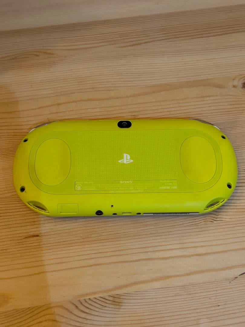 PS Vita PCH-2000本体 ライムグリーン/ホワイト 16GBメモリ 画像2