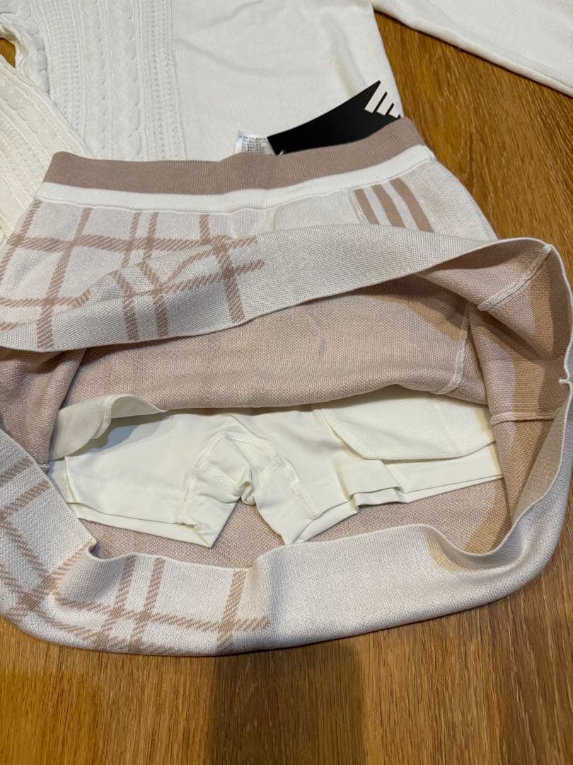 ch1binaru様 adidas golf S長袖ニット スカートセット 画像4