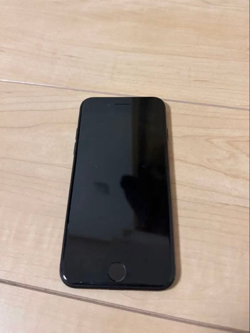 極美品Apple iPhone 7 本体 ブラック
