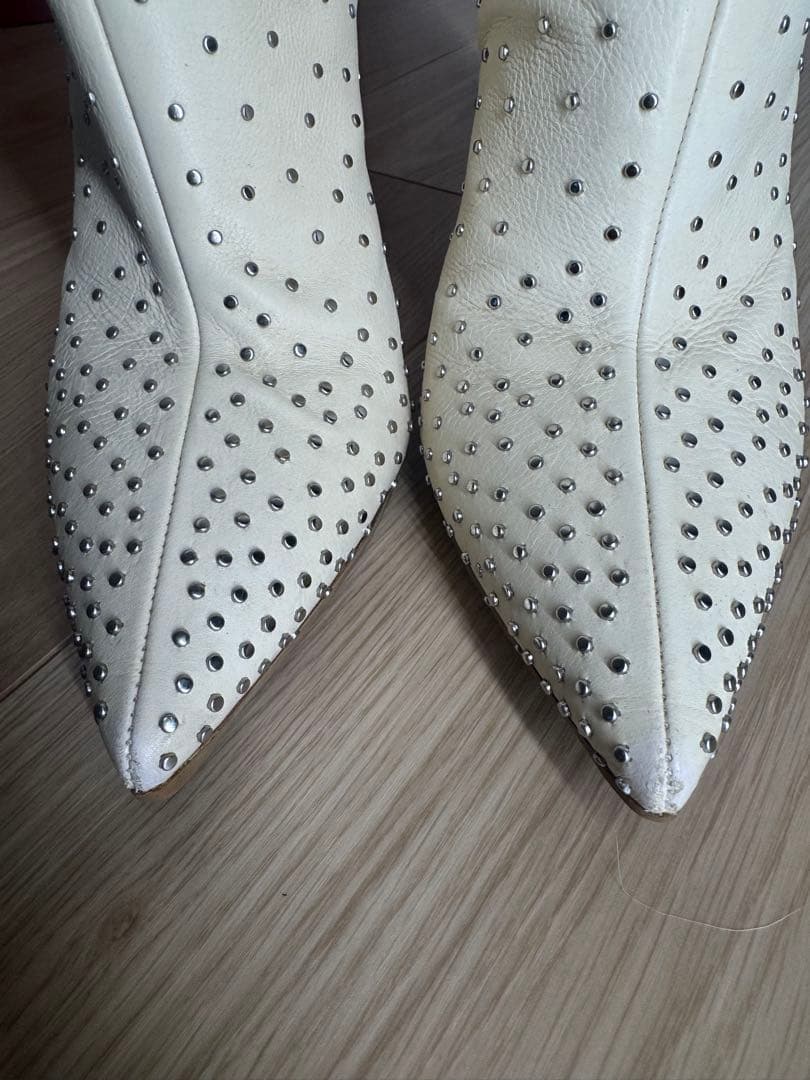 Valentino アイボリー スタッズロングブーツ 画像3