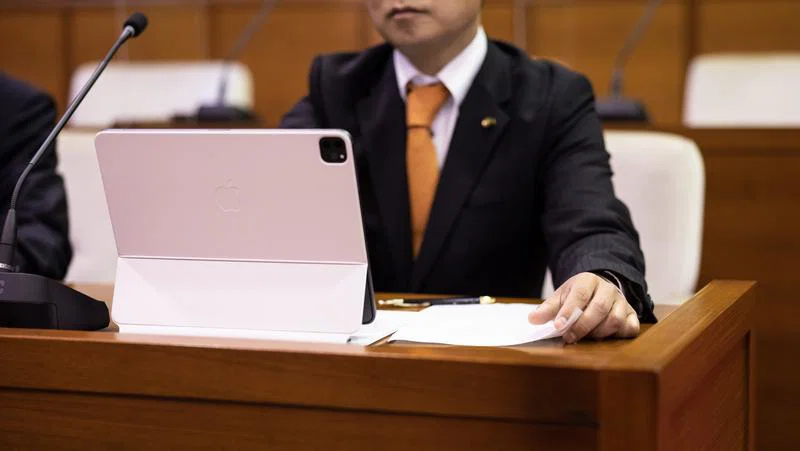 タブレット端末 画面フィルム貼付済み