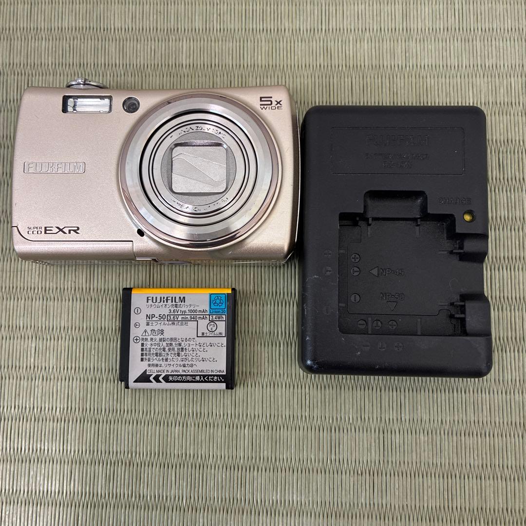FUJIFILM FinePix F200 EXR