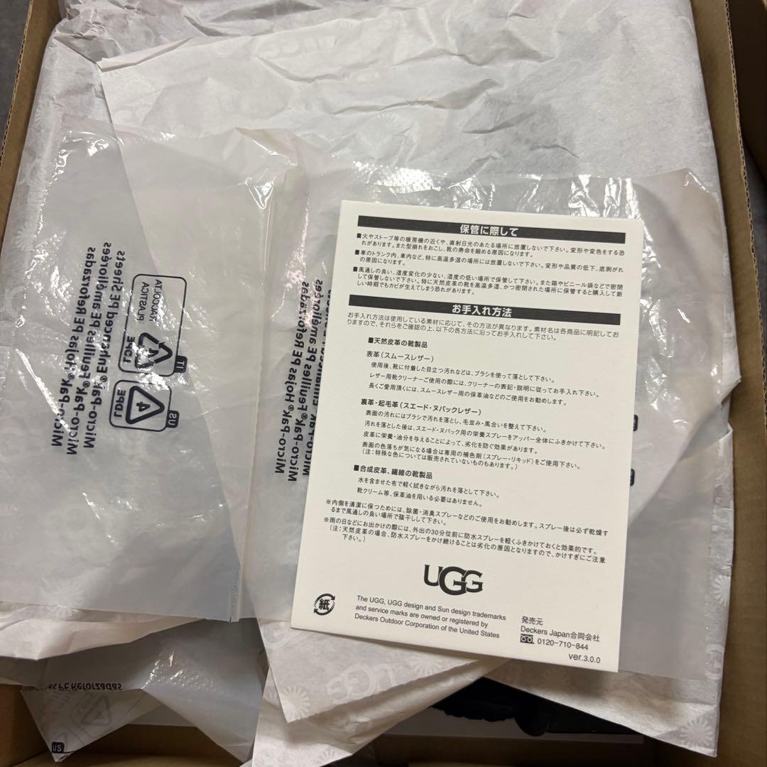 【新品】UGG クラシックミニ 厚底 ムートンブーツ 黒 23cm ブラック 画像2