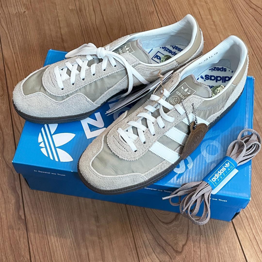 新品 adidas 26 ウェンズリー ベージュ WENSLEY SPZL