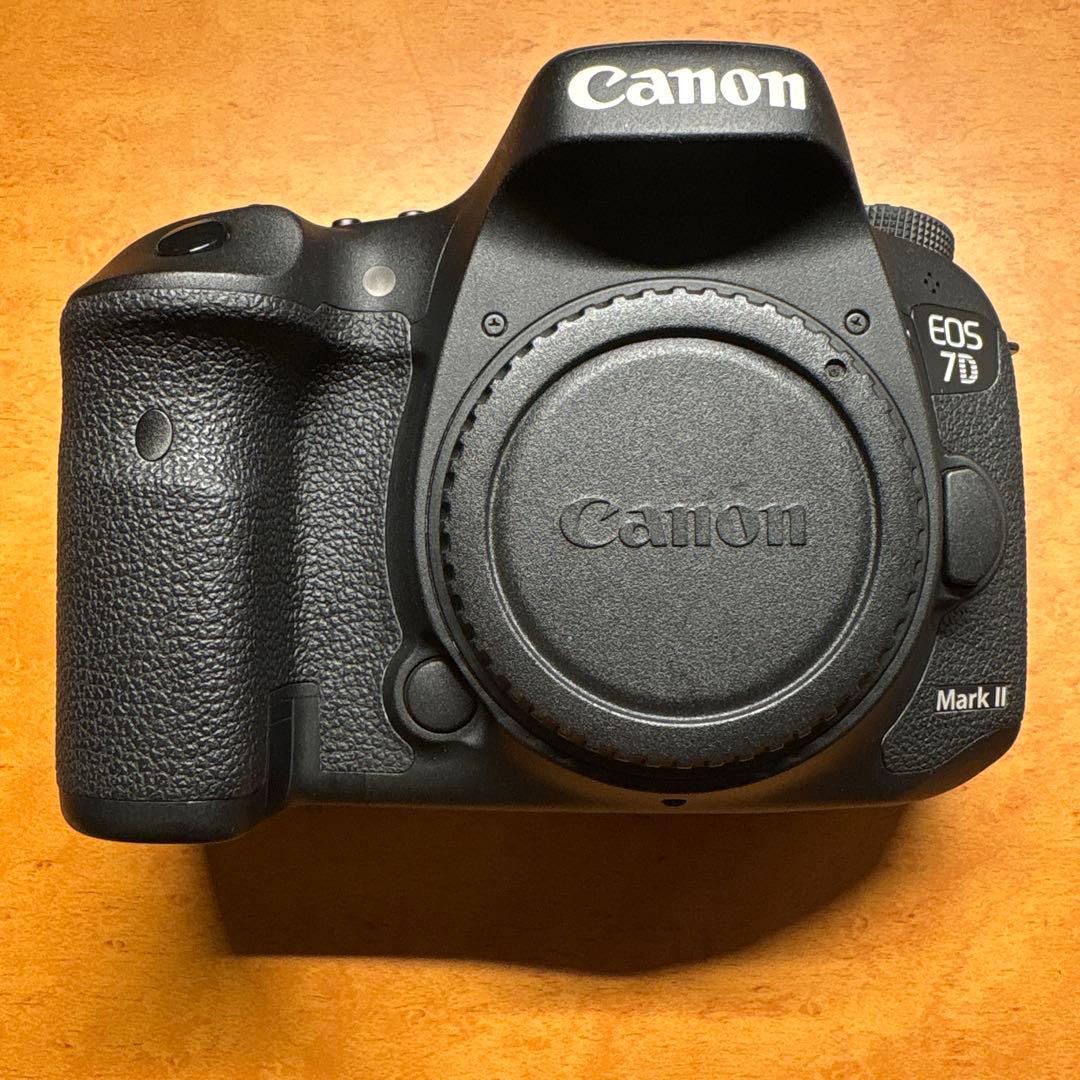 Canon EOS 7D Mark II 本体 純正バッテリー付き