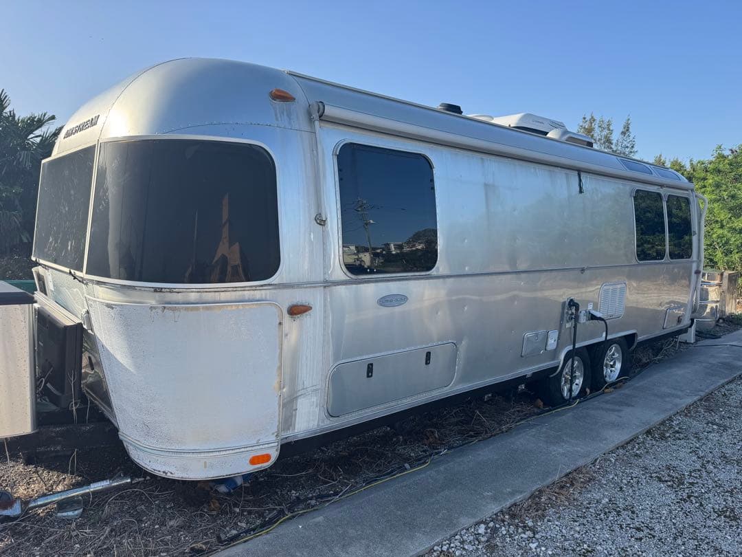 Airstream エアストリーム トレーラー 家具家電付き