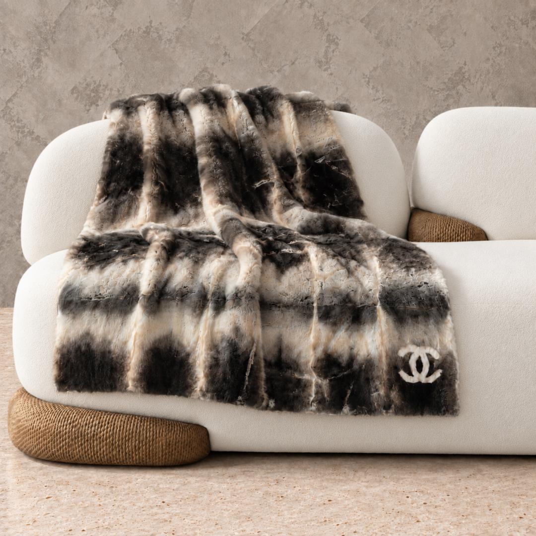 CHANEL シャネル オリラグファー×カシミヤ 大判インテリアスロー CCロゴ