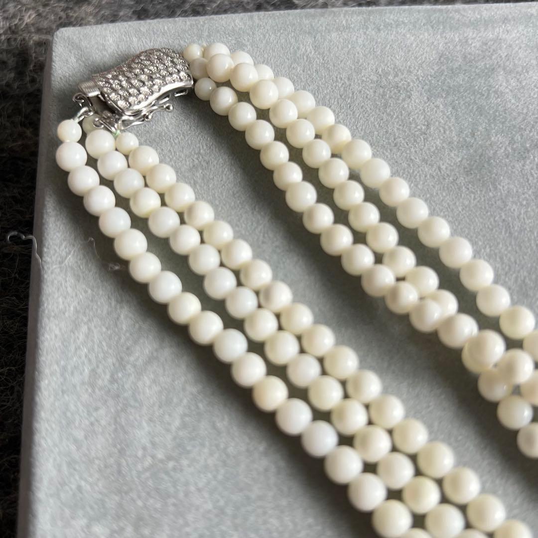 極美品✨ 白珊瑚 ネックレス WGK14 アクセサリー 3連 希少品 画像3