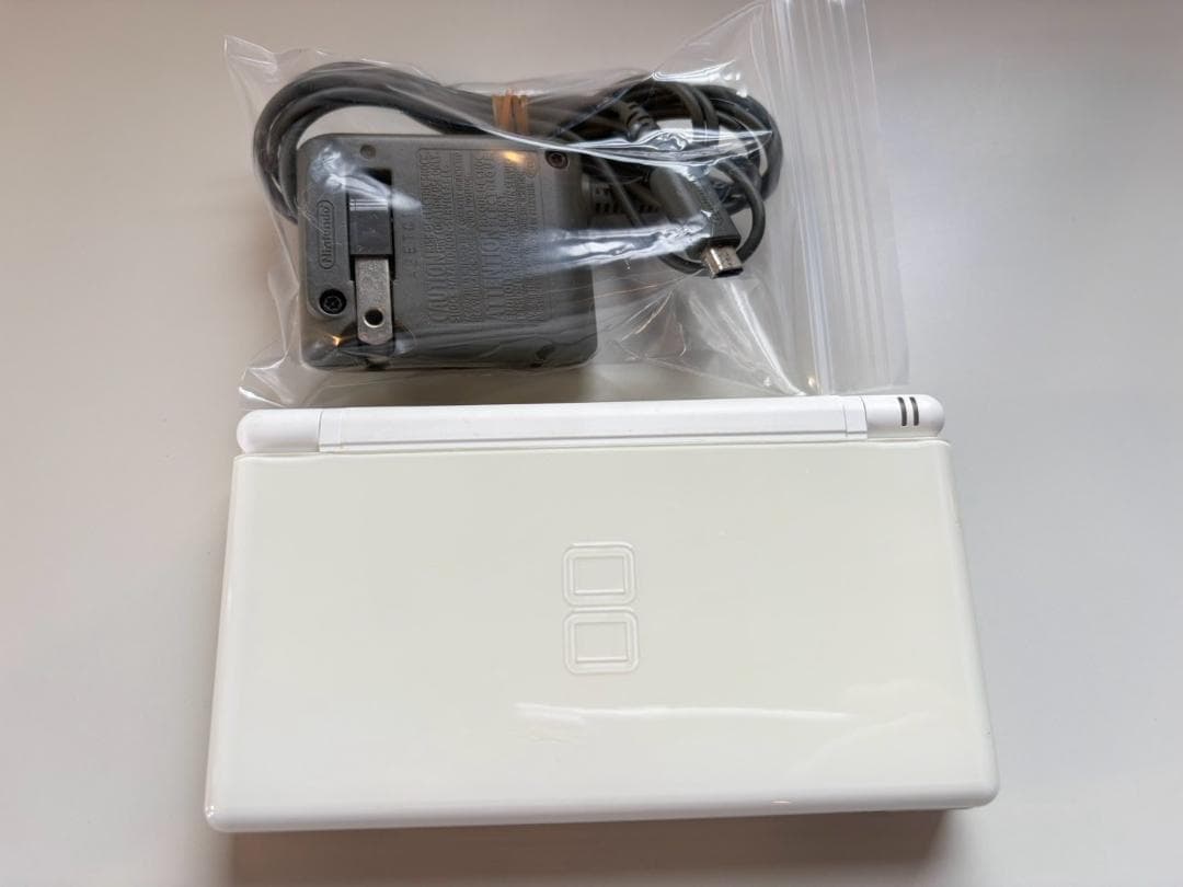 ニンテンドーDSLite クリスタルホワイト 本体 充電器付-2120