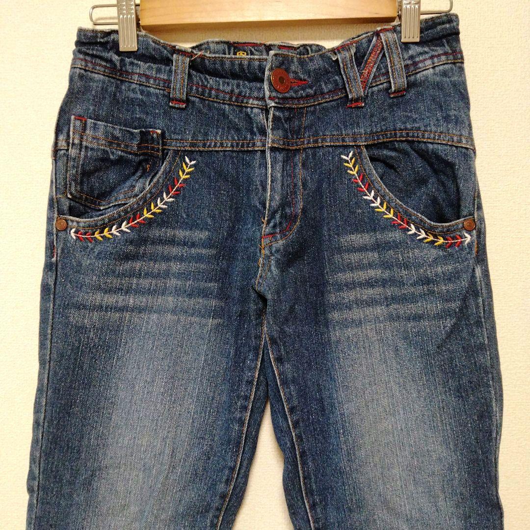 刺繍入り デニム フレアジーンズ ブーツカット ウエストゴム ヴィンテージ風 画像3